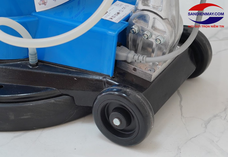 Bánh xe cơ động, giúp quá trình di chuyển được linh hoạt hơn